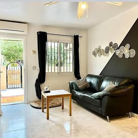 شقة Agreable Bungalow Avec Piscine *