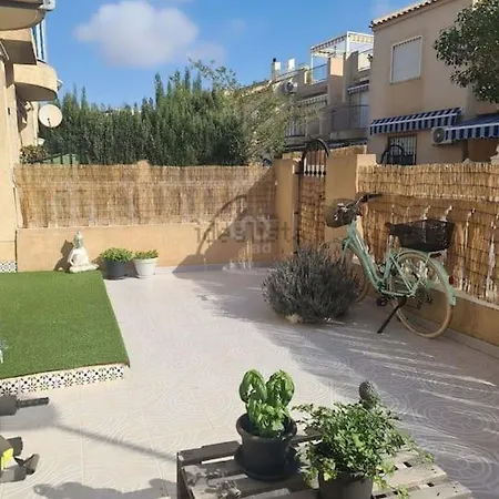 Agreable Bungalow Avec Piscine شقة