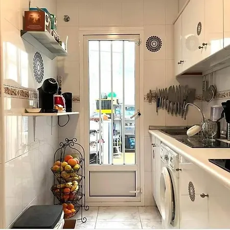 شقة Agreable Bungalow Avec Piscine تورّيفيِخا